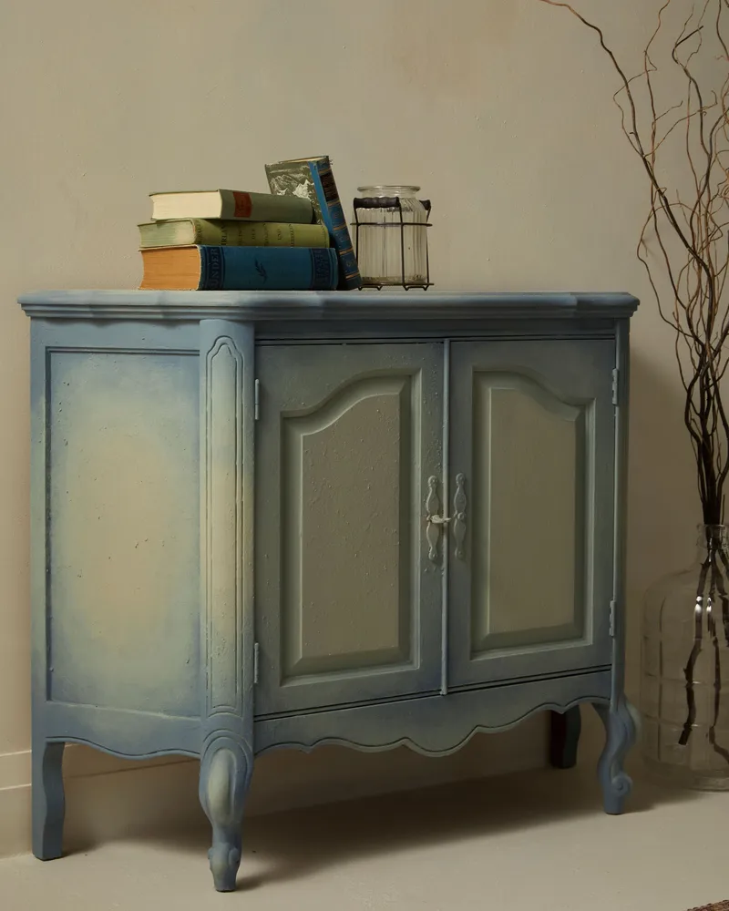 Alchemy Chalk Paint by Fusion Storm styled example 3
