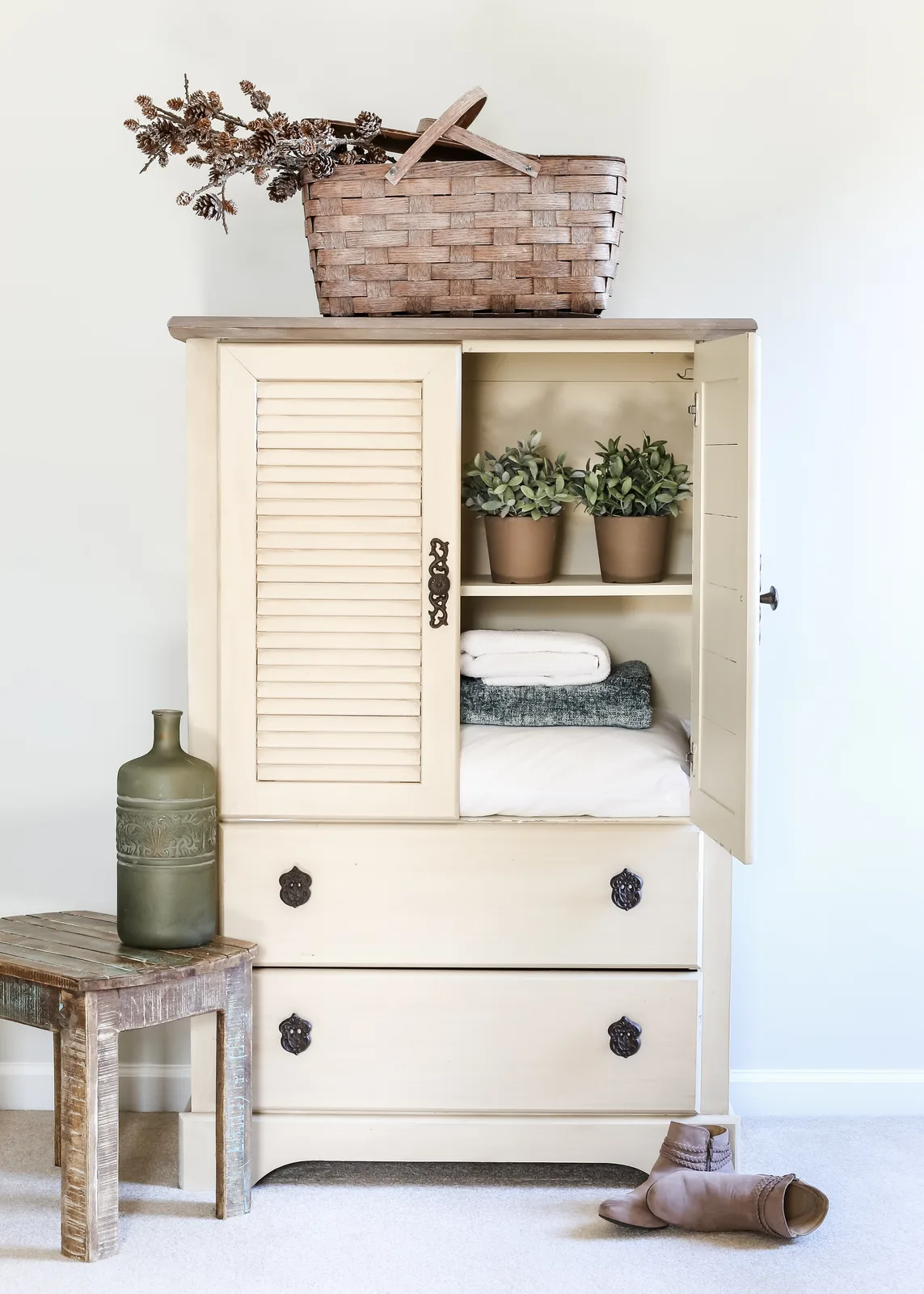 A piece of furniture painted in Fusion Mineral Paint Plaster