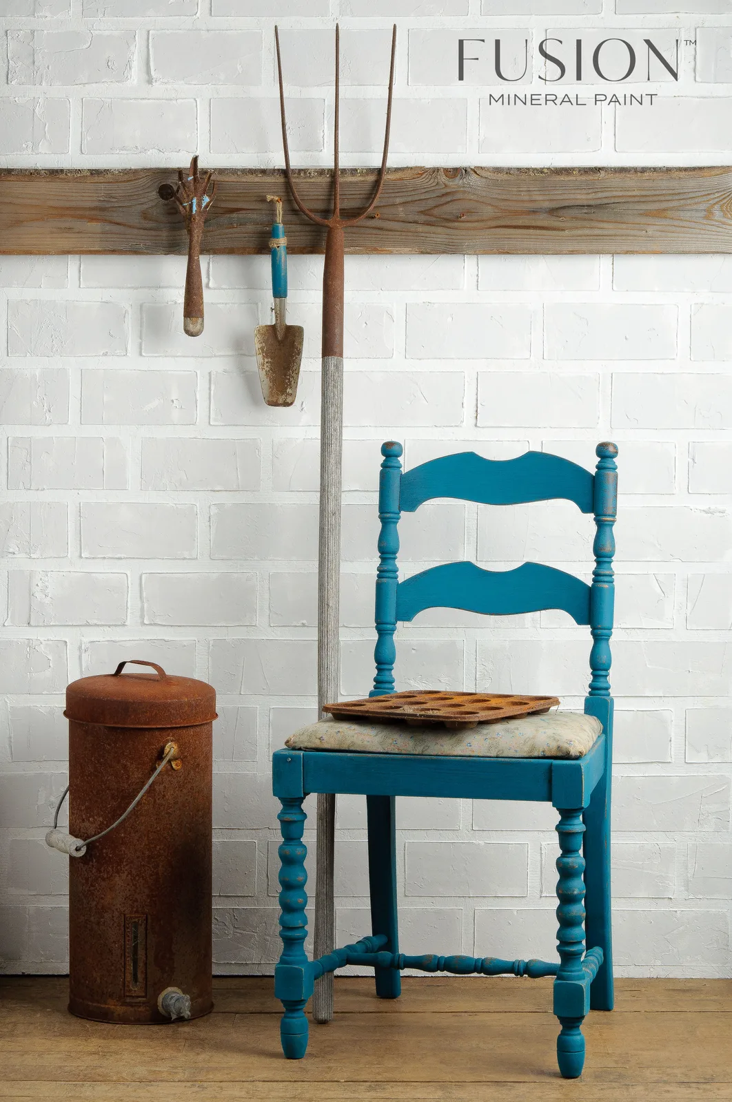 A piece of furniture painted in Fusion Mineral Paint Renfrew Blue